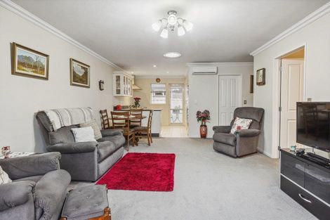Photo of property in 2/4 Reid Avenue, Mosgiel, 9024