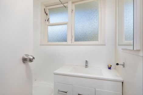 Photo of property in 2 Lyell Road, Outer Kaiti, Gisborne, 4010