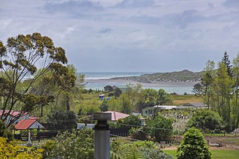 Photo of property in 9a Rakaunui Street, Raglan, 3297