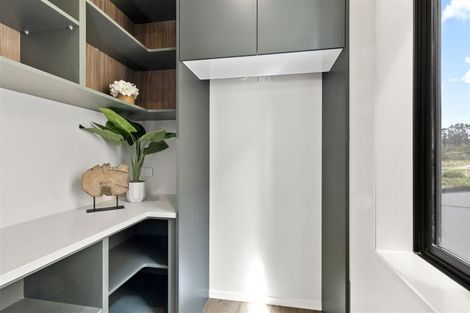 Photo of property in 43 Sunnyheights Road, Orewa, 0931