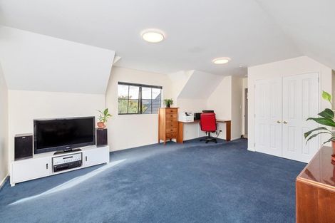 Photo of property in 11 Amberly Rise, Helensville, 0800