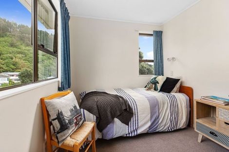 Photo of property in 35 Fyvie Avenue, Tawa, Wellington, 5028