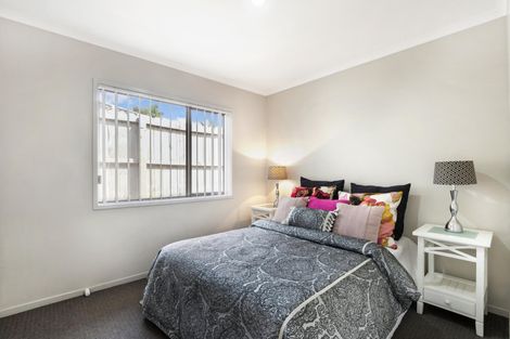 Photo of property in 12 Wairua Place, Pukekohe, 2120