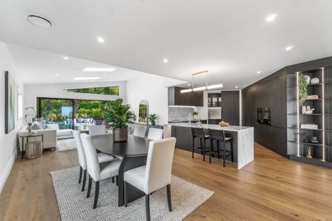 Photo of property in 2/21 Eastcliffe Road, Castor Bay, Auckland, 0620