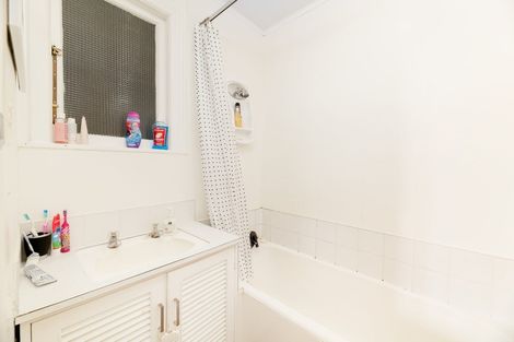 Photo of property in 37a Queen Road, Bellevue, Tauranga, 3110