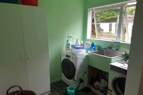 Photo of property in 240 Bridge Street, Eltham, 4322