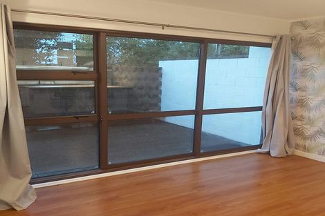 Photo of property in 2/249 Muritai Road, Eastbourne, Lower Hutt, 5013