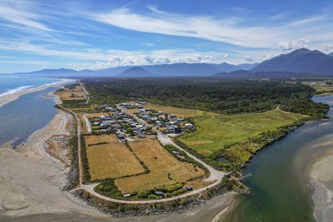 Photo of property in 9 Johnston Crescent, Haast, 7886