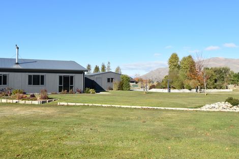 Photo of property in 16 Matukituki Crescent, Twizel, 7901