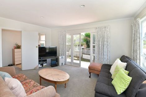 Photo of property in 1/11 Merton Avenue, Glenfield, Auckland, 0627