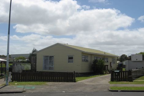 Photo of property in 11 Brava Place, Clendon Park, Auckland, 2103