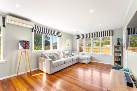 Photo of property in 32 Heretaunga Square, Silverstream, Upper Hutt, 5019