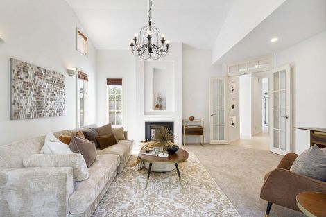 Photo of property in 1 Scarlet Oak Drive, Schnapper Rock, Auckland, 0632