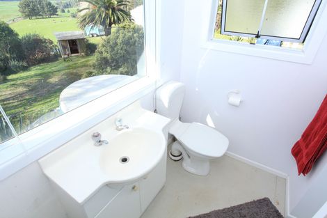 Photo of property in 1260 Te Hutewai Road, Raglan, 3296