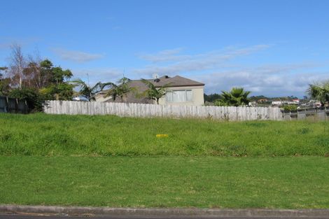 Photo of property in 1 San Jose Rise, Shamrock Park, Auckland, 2016