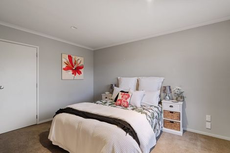 Photo of property in 41 Sonoma Crescent, Oteha, Auckland, 0632