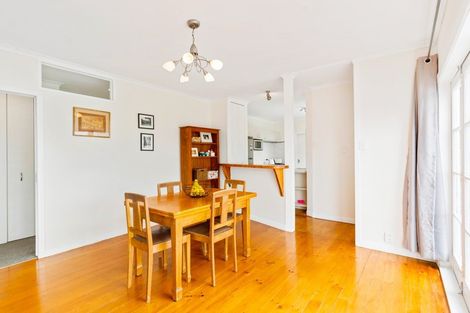 Photo of property in 17 Paramu Avenue, Birkdale, Auckland, 0626