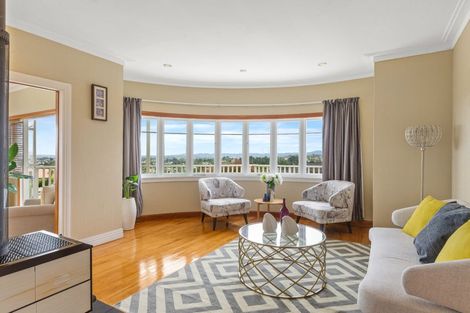 Photo of property in 1 Rubens Lane, West Harbour, Auckland, 0618