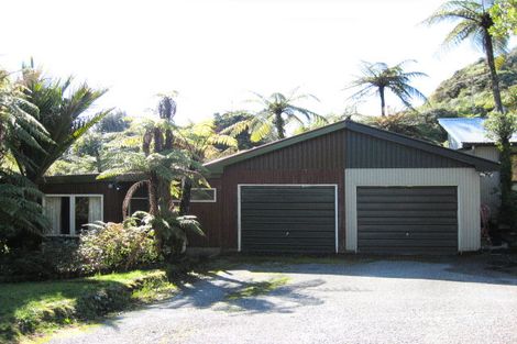 Photo of property in 9 Weenink Road, Karoro, Greymouth, 7805