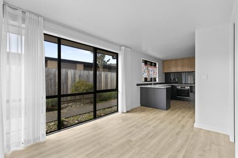 Photo of property in 3/16 Mccracken Avenue, Hillcrest, Hamilton, 3216