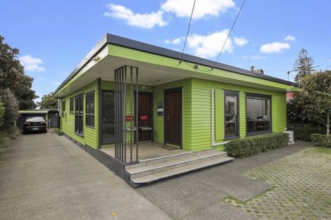 Photo of property in 51 Coronation Road, Mangere Bridge, Auckland, 2022