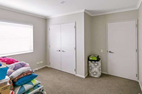 Photo of property in 21 Bellshill Close, Wattle Downs, Auckland, 2103