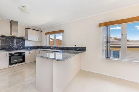Photo of property in 61 Halver Road, Hillpark, Auckland, 2102