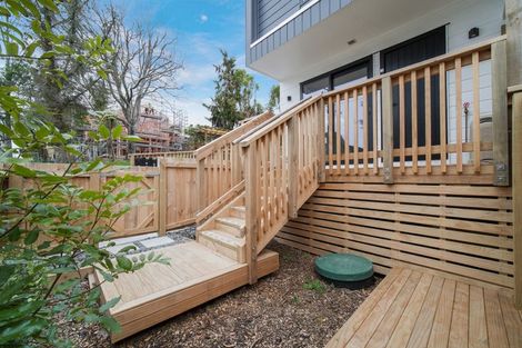 Photo of property in 2/11 Stottholm Road, Titirangi, Auckland, 0604