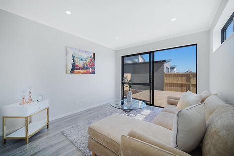 Photo of property in 8 Combat Street, Papakura, 2110