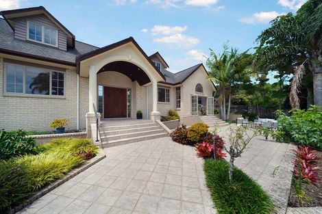 Photo of property in 3 Napuka Road, Henderson Valley, Auckland, 0612