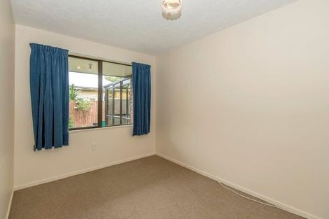 Photo of property in 2/35 Division Street, Riccarton, Christchurch, 8041