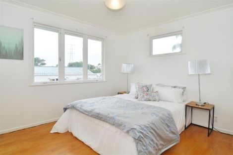 Photo of property in 50 Beaubank Road, Kelston, Auckland, 0602