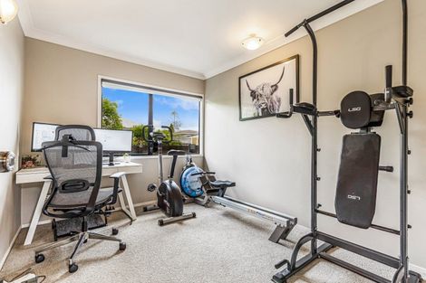 Photo of property in 2 Laura Street, Kelston, Auckland, 0602