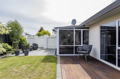 Photo of property in 9 Sheraton Place, Redwood, Christchurch, 8051