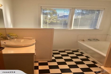 Photo of property in 2/1a Glandovey Road, Fendalton, Christchurch, 8052