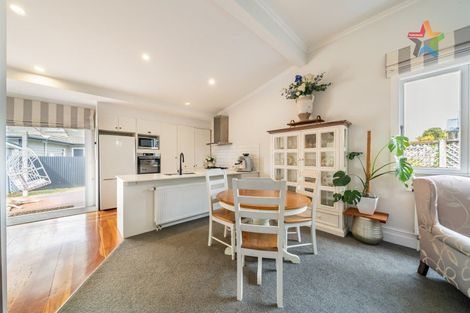 Photo of property in 32 Riddlers Crescent, Petone, Lower Hutt, 5012