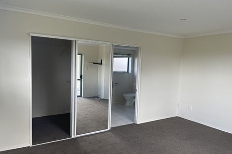 Photo of property in 17 Summerland Drive, Henderson, Auckland, 0612