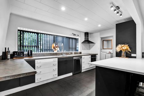 Photo of property in 52 Murray Avenue, Hawera, 4610