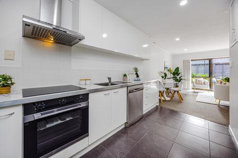 Photo of property in 1/636 Mount Wellington Highway, Mount Wellington, Auckland, 1062