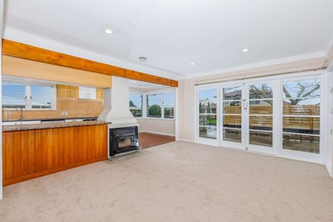 Photo of property in 8 Kiernan Place, Kelston, Auckland, 0602