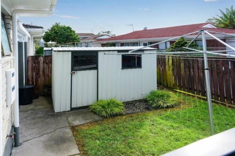Photo of property in 2/15 Dowling Place, Pakuranga, Auckland, 2010