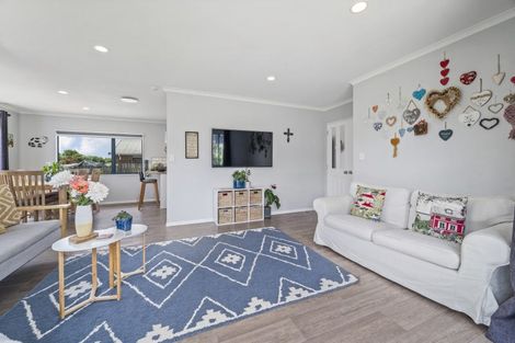 Photo of property in 17 Edward Payton Grove, Pukehangi, Rotorua, 3015