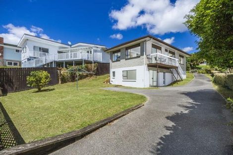 Photo of property in 1/5 Clematis Avenue, Murrays Bay, Auckland, 0630