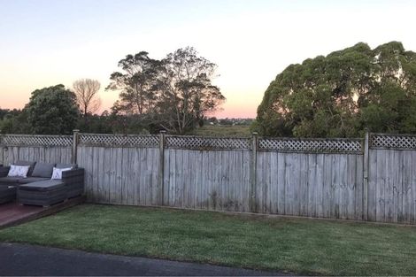 Photo of property in 50 Stranraer Crescent, Wattle Downs, Auckland, 2103