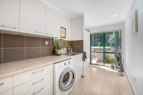 Photo of property in 13 Jelas Road, Red Beach, 0932