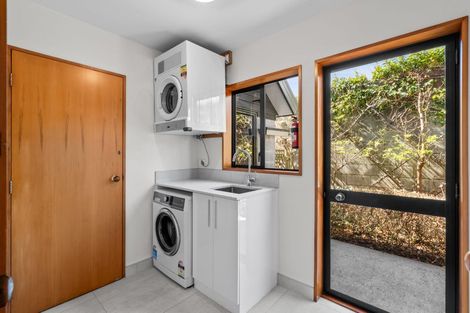 Photo of property in 71 Hamilton Avenue, Ilam, Christchurch, 8041