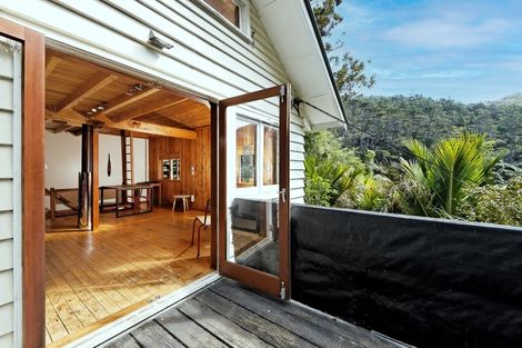 Photo of property in 71 Karekare Road, Karekare, New Lynn, 0772