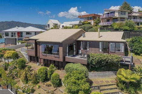 Photo of property in 14 Pine Grove, Tairua, 3508