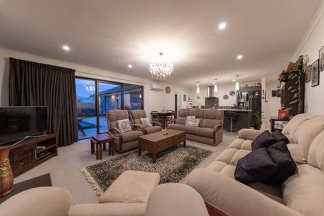 Photo of property in 199 Pacific Drive, Fitzherbert, Palmerston North, 4410