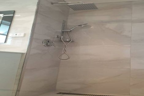 Photo of property in 2/24 Dale Crescent, Pakuranga, Auckland, 2010